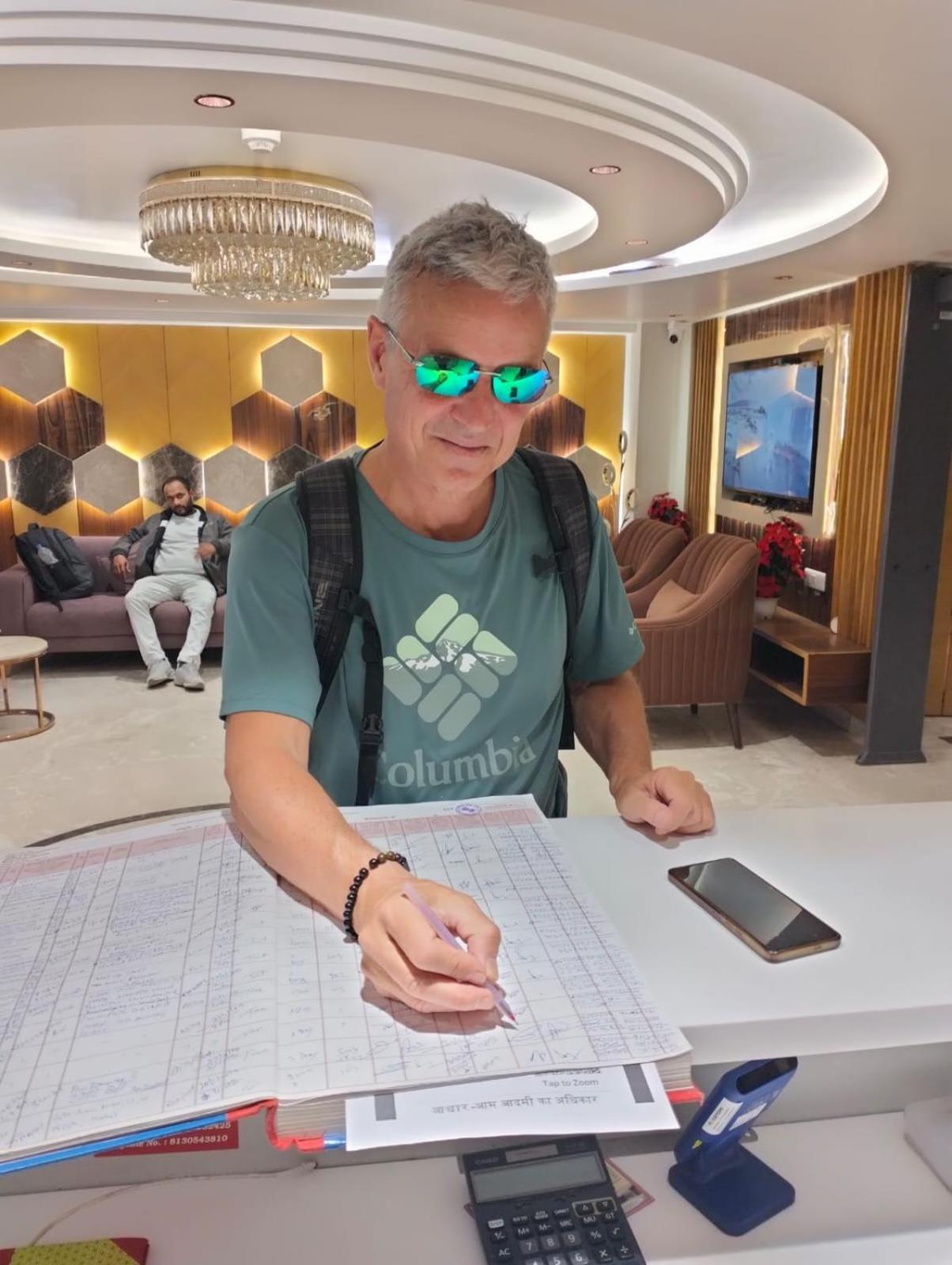 Hotel Glitz - Walk In From New Delhi Railway Station Buitenkant foto