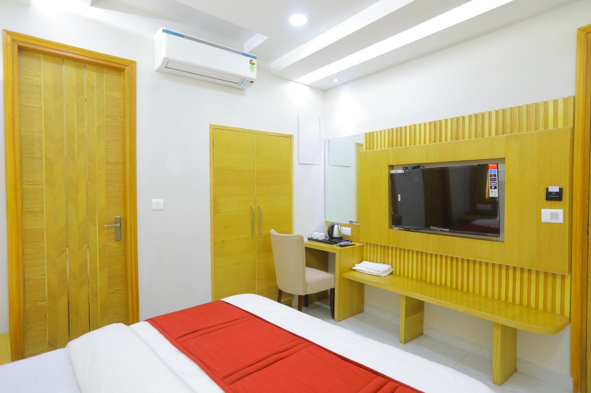 Hotel Glitz - Walk In From New Delhi Railway Station Buitenkant foto