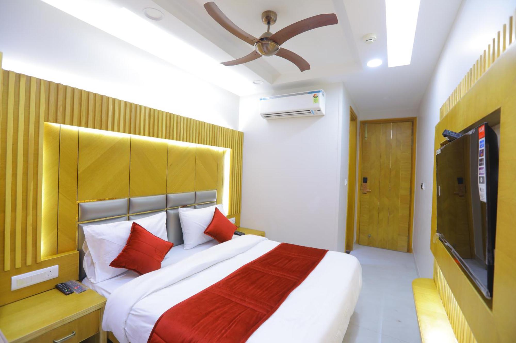Hotel Glitz - Walk In From New Delhi Railway Station Buitenkant foto