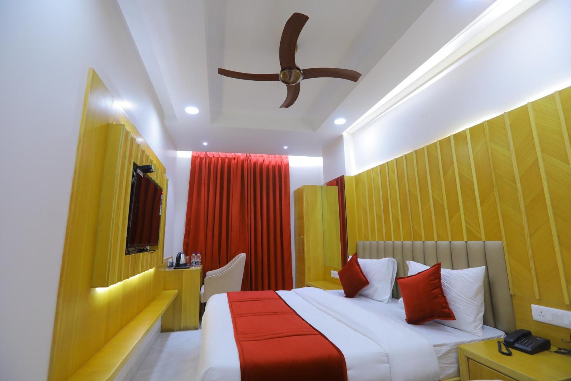 Hotel Glitz - Walk In From New Delhi Railway Station Buitenkant foto