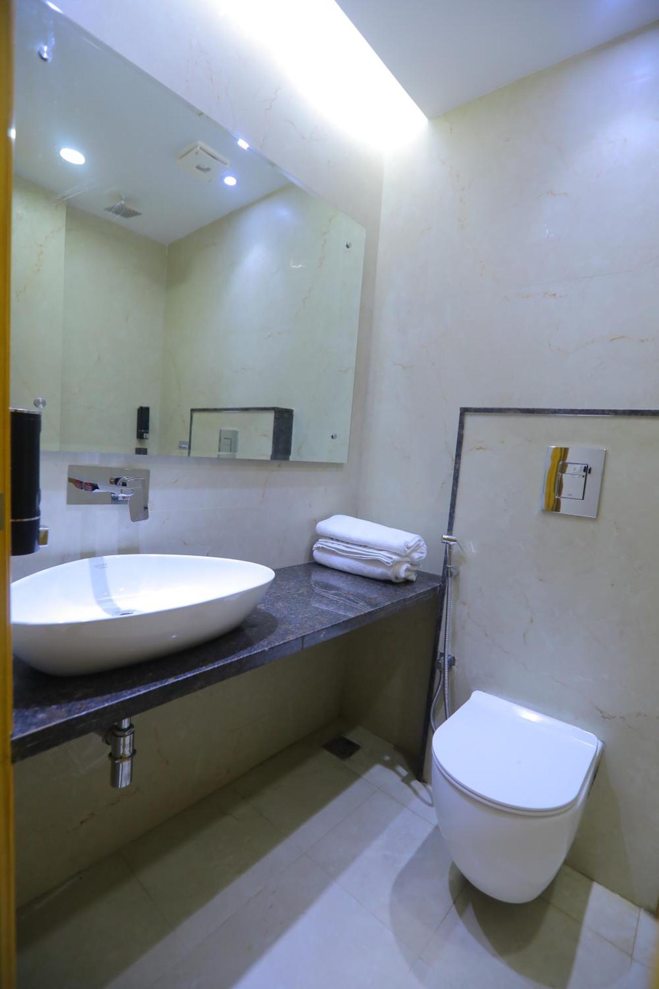 Hotel Glitz - Walk In From New Delhi Railway Station Buitenkant foto